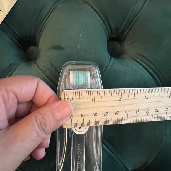 Viva spa Microneedle Facial Roller with 540 .25mm Needles To Rejuvenate Skin - Picture 8 of 12